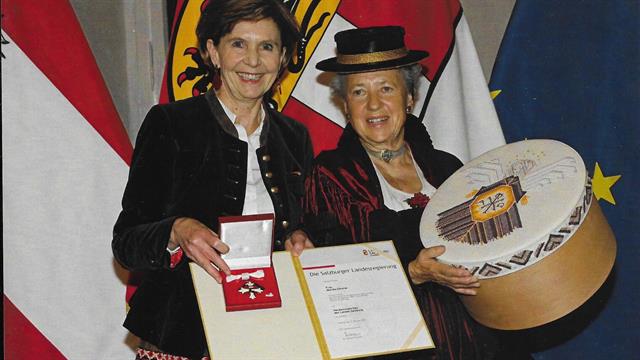 Landtagspräsidentin Frau Brigitta Pallauf und Monika Gfrerer